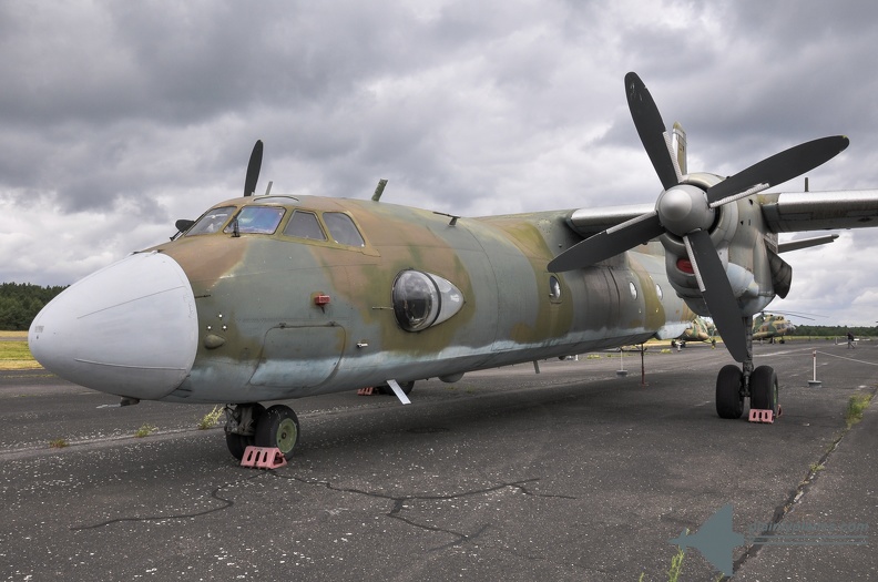 2010-06-13 11-13-23- original - LW Museum Gatow - Antonov AN-26.jpg