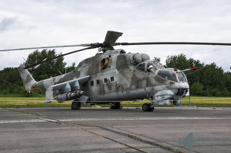 2010-06-13 11-27-56- original - LW Museum Gatow - MIL Mi-24D.jpg