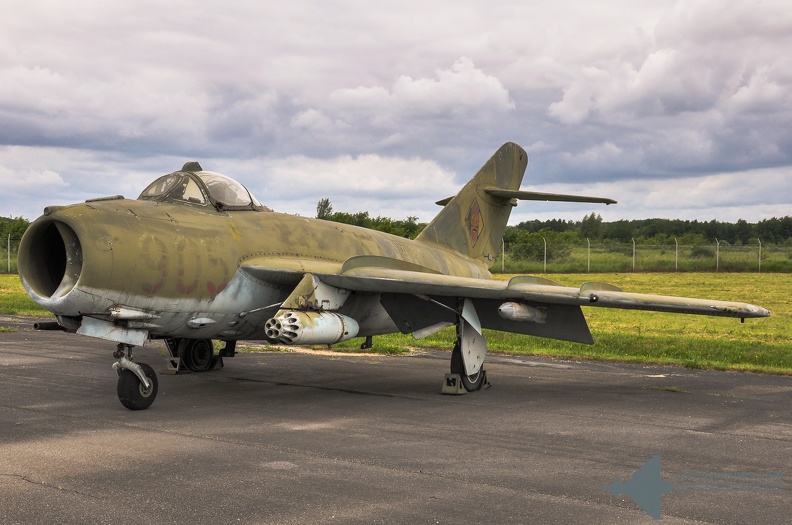 2010-06-13 11-45-47- original - LW Museum Gatow - Mikojan MiG-17F.jpg