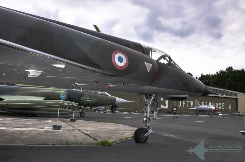 2010-06-13 12-11-01- original - LW Museum Gatow -Dassault Mirage III.jpg